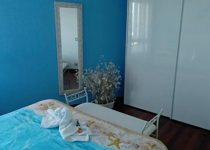 Helen-- Vistas Unicas E Increibles A La Bahia De Suances--